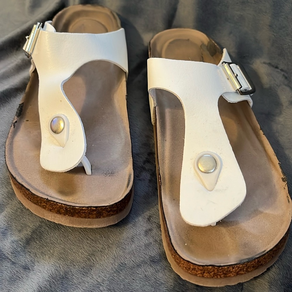 MADDEN GIRL SZ 8 1/2 nib white sandals - Picture 1 of 5